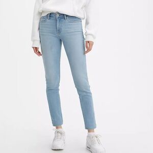 Levi’s 711 Skinny Jeans Size 30 Sidetracked Light Wash Mid Rise EUC